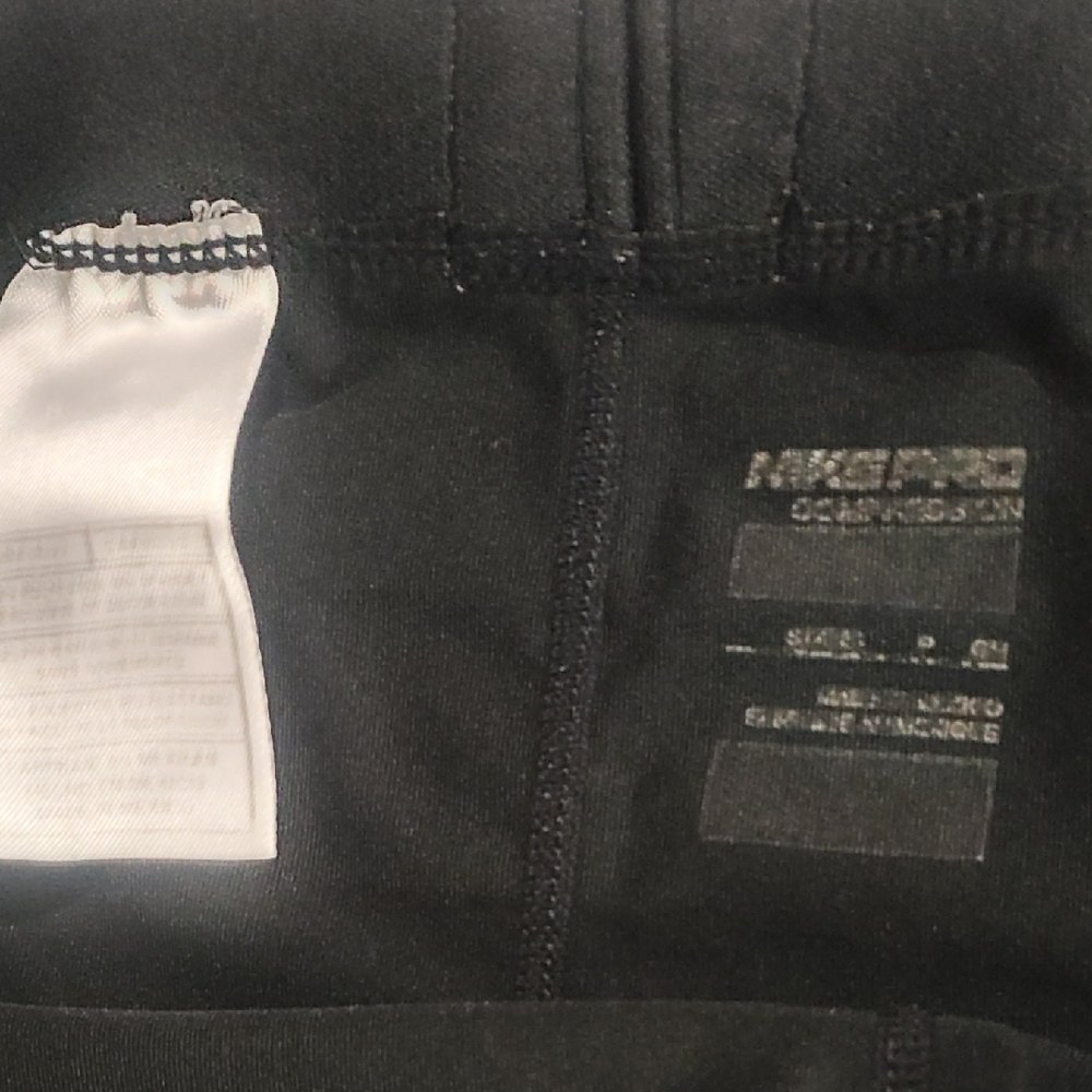Nike Black and‎ White Athletic Shorts Moisture-Wicking Performance - Picture 9 of 9